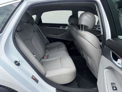 Used 2019 Genesis G80 3.8 RWD image 48