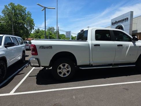 Used 2022 RAM 2500 Big Horn w/ Level C Equiment Group AWD/4WD image 19