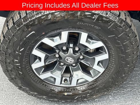 Used 2022 Toyota Tacoma TRD Off-Road AWD/4WD image 23