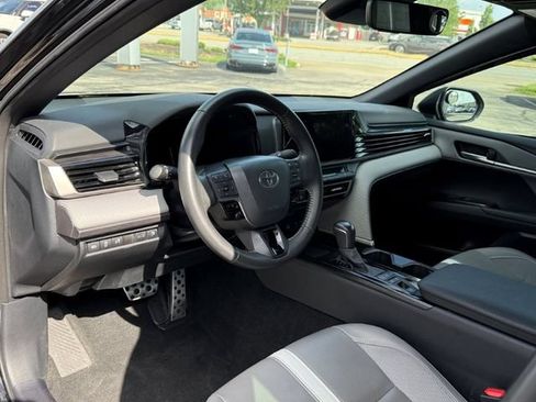 Used 2025 Toyota Camry SE w/ Convenience Package FWD image 11