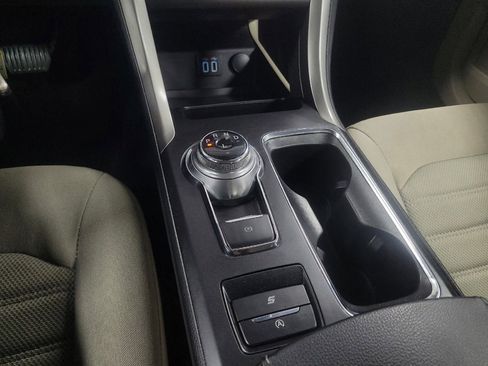 Used 2020 Ford Fusion SE FWD image 26
