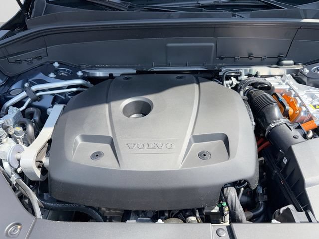New 2026 Volvo XC90 T8 Plus w/ Protection Package Premier AWD/4WD image 18