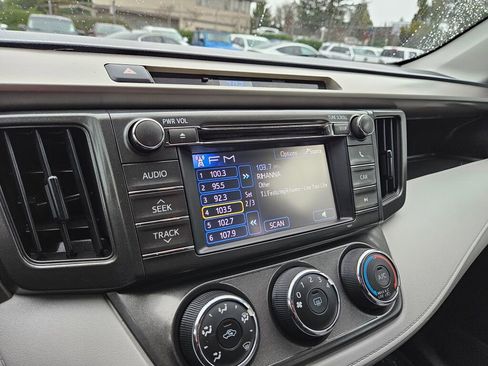 Used 2013 Toyota RAV4 LE image 4