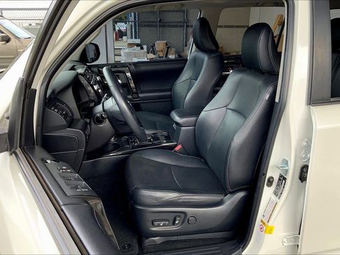 Used 2019 Toyota 4Runner Limited image 7