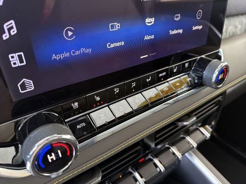 Certified 2025 Chevrolet Colorado ZR2 w/ Technology Package image 30