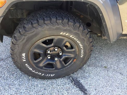 Used 2021 Jeep Wrangler Sport AWD/4WD image 12