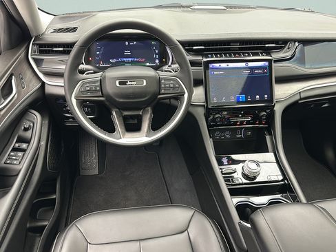 Used 2023 Jeep Grand Cherokee 4WD 4xe image 12