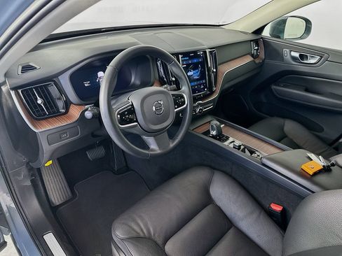 Used 2023 Volvo XC60 B5 Plus FWD image 29