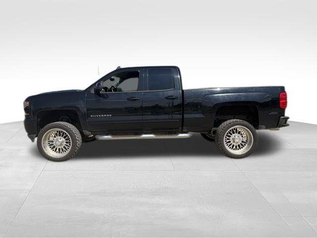 Used 2017 Chevrolet Silverado 1500 LT w/ All Star Edition AWD/4WD image 6
