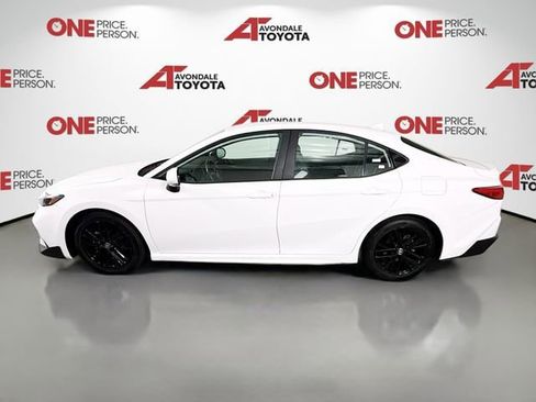 Certified 2025 Toyota Camry SE FWD image 5