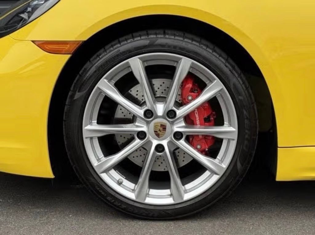 Used 2021 Porsche 718 Boxster S RWD image 10
