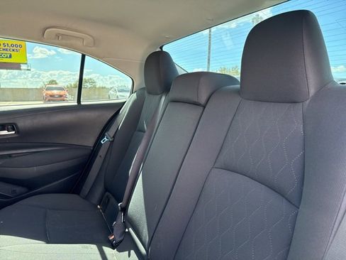 Used 2020 Toyota Corolla LE image 11