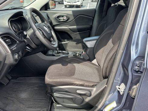 Used 2020 Jeep Cherokee Latitude image 9