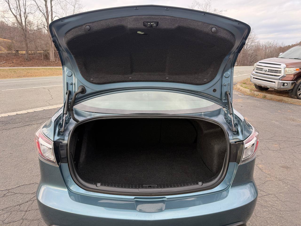 Used 2010 MAZDA MAZDA3 i Sport FWD image 20