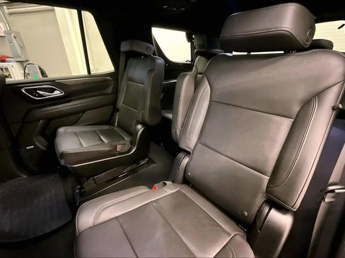 Used 2022 Chevrolet Tahoe Z71 w/ Luxury Package AWD/4WD image 22