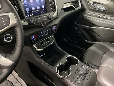 Used 2023 GMC Terrain SLT image 20