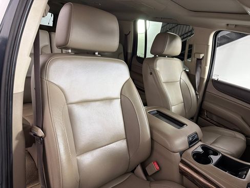 Used 2019 GMC Yukon XL SLT w/ Open Road Package AWD/4WD image 25