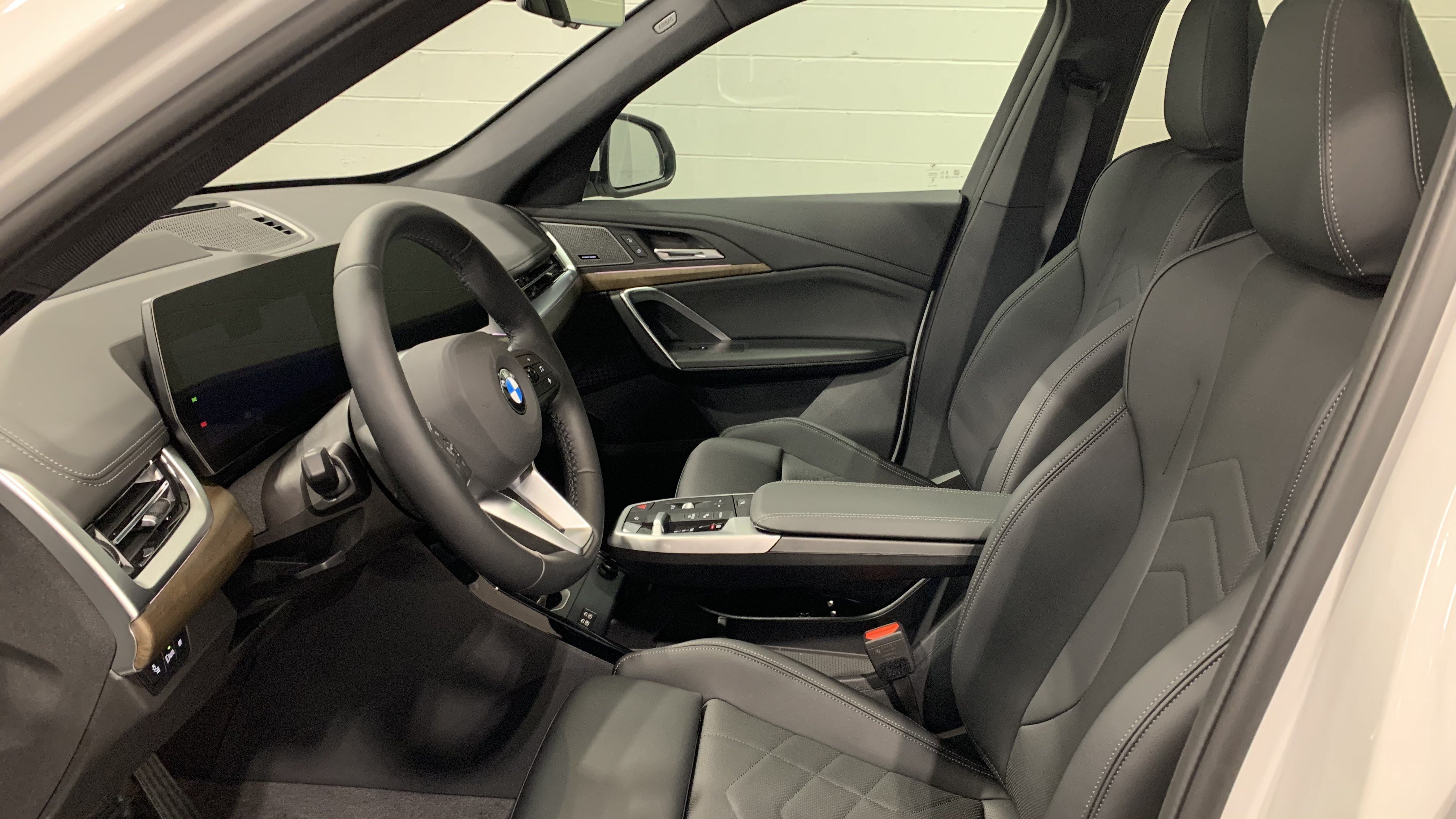 Used 2026 BMW X1 xDrive28i w/ Technology Package AWD/4WD image 12
