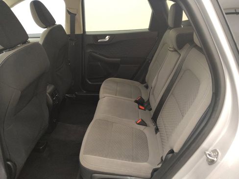 Used 2020 Ford Escape SE image 18