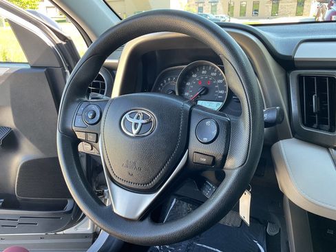 Used 2014 Toyota RAV4 LE FWD image 18