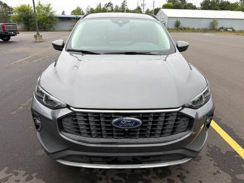 Used 2023 Ford Escape Platinum w/ Class II Trailer Tow Package AWD/4WD image 8