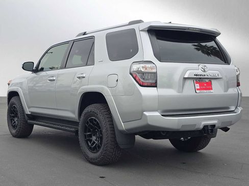 Used 2024 Toyota 4Runner SR5 AWD/4WD image 5