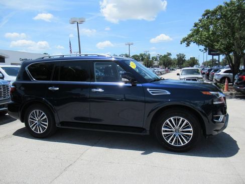Used 2023 Nissan Armada SL w/ Cargo Package RWD image 2