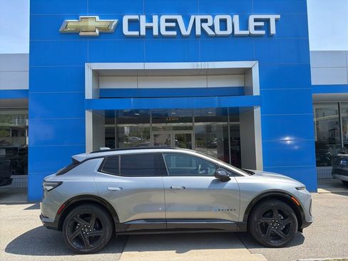 New 2025 Chevrolet Equinox EV RS w/ Convenience Package II AWD/4WD image 6