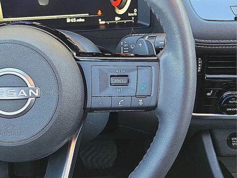 Used 2024 Nissan Rogue SL w/ SL Premium Package image 20