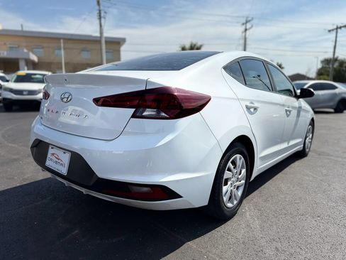 Used 2020 Hyundai Elantra SE w/ Cargo Package (C1) FWD image 3