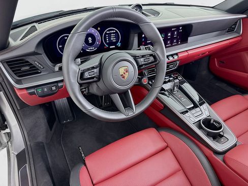 Certified 2025 Porsche 911 Carrera RWD image 4