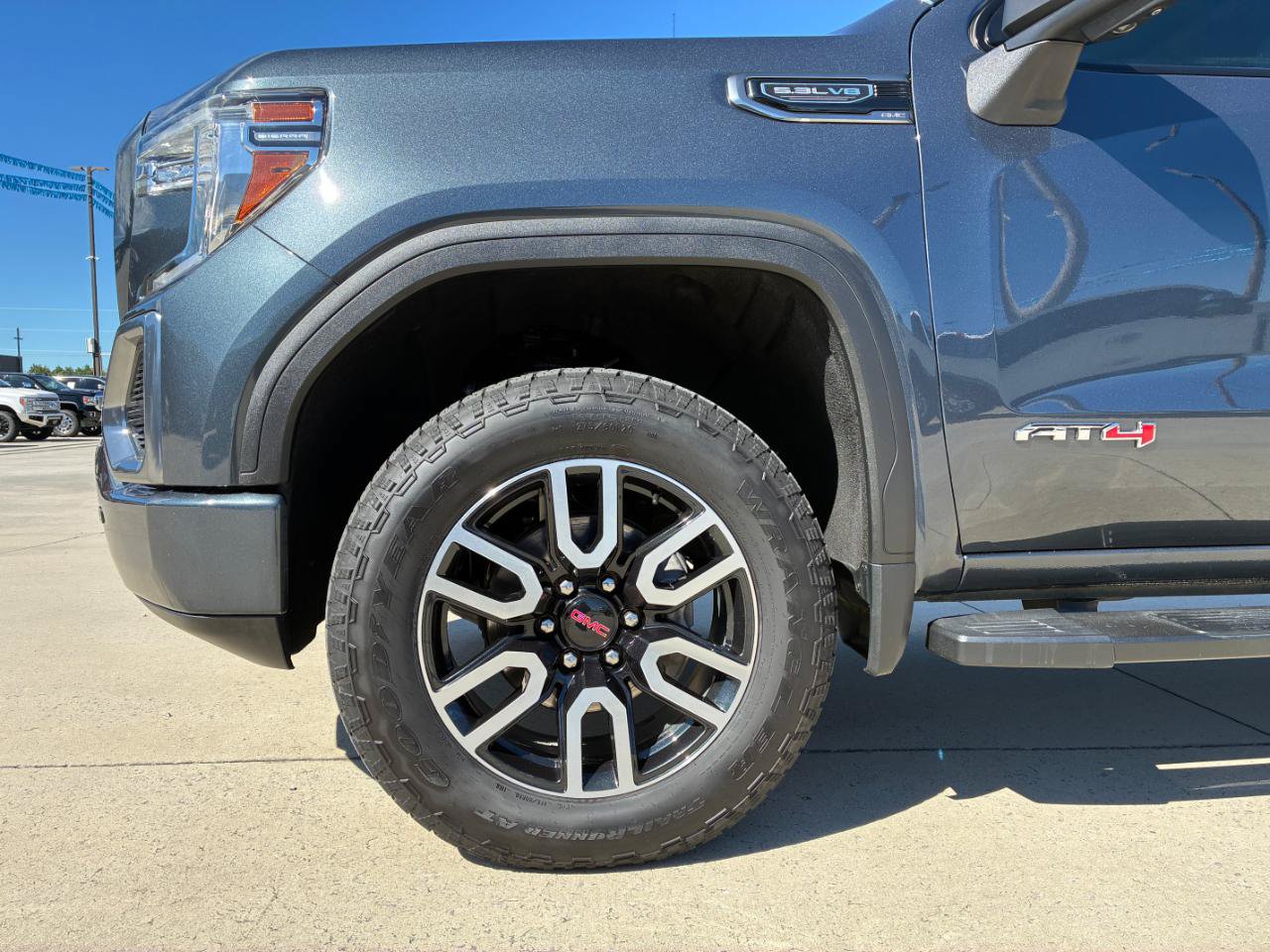 Used 2021 GMC Sierra 1500 AT4 w/ AT4 Premium Package AWD/4WD image 7