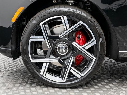 New 2026 Rolls-Royce Cullinan Black Badge image 46