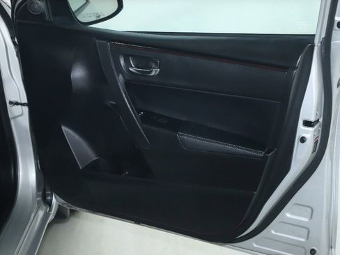 Used 2017 Toyota Corolla SE 50th Anniversary FWD image 31