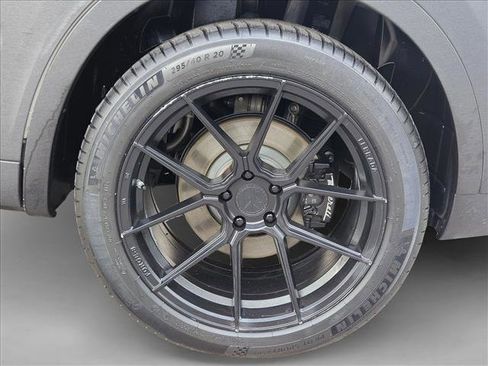 Used 2019 Maserati Levante image 24