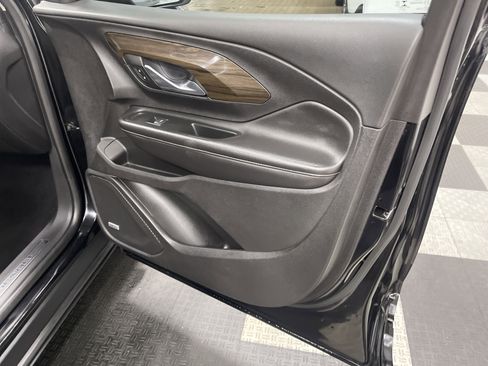 Used 2019 GMC Terrain Denali w/ GMC Pro Grade Package AWD/4WD image 25