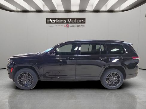 Used 2024 Jeep Grand Cherokee L Summit w/ High Altitude Package AWD/4WD image 9