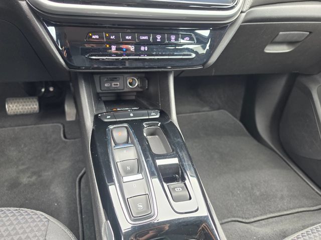 Used 2023 Chevrolet Bolt EUV LT FWD image 30