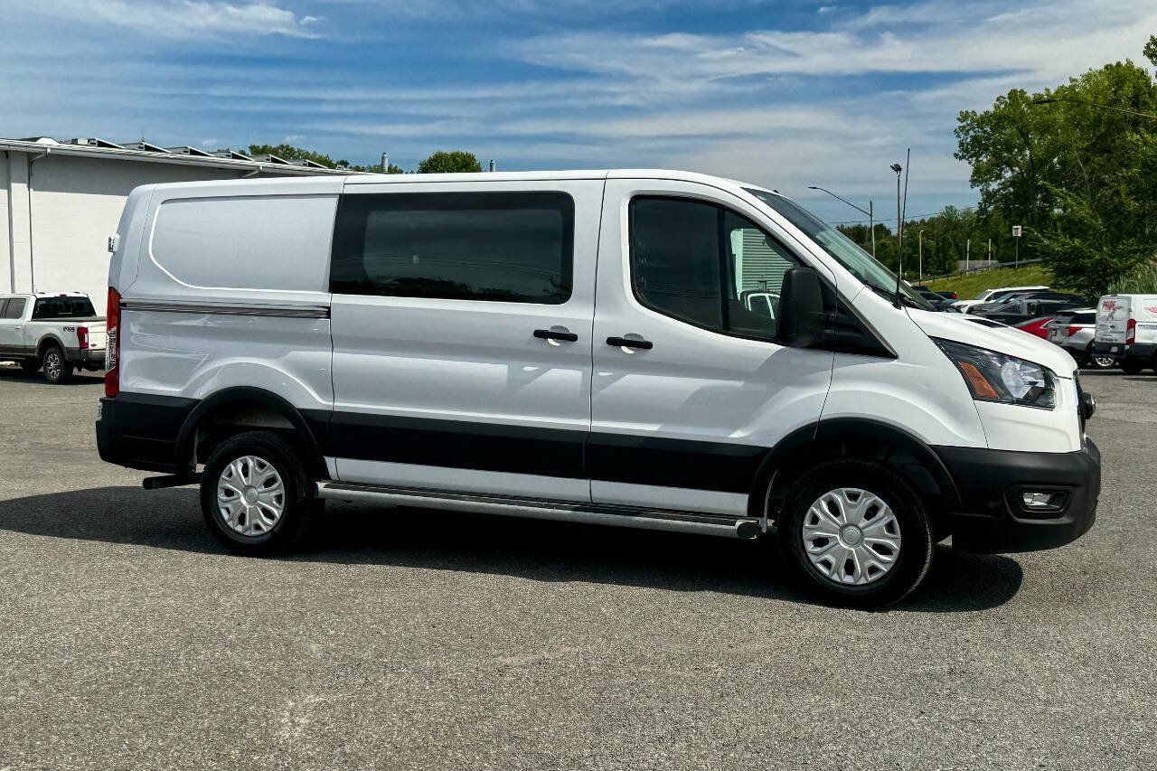 Used 2025 Ford Transit 250 Low Roof w/ Exterior Upgrade Package RWD image 2