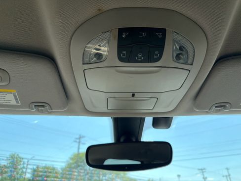 Used 2020 Chrysler Pacifica Touring-L image 31