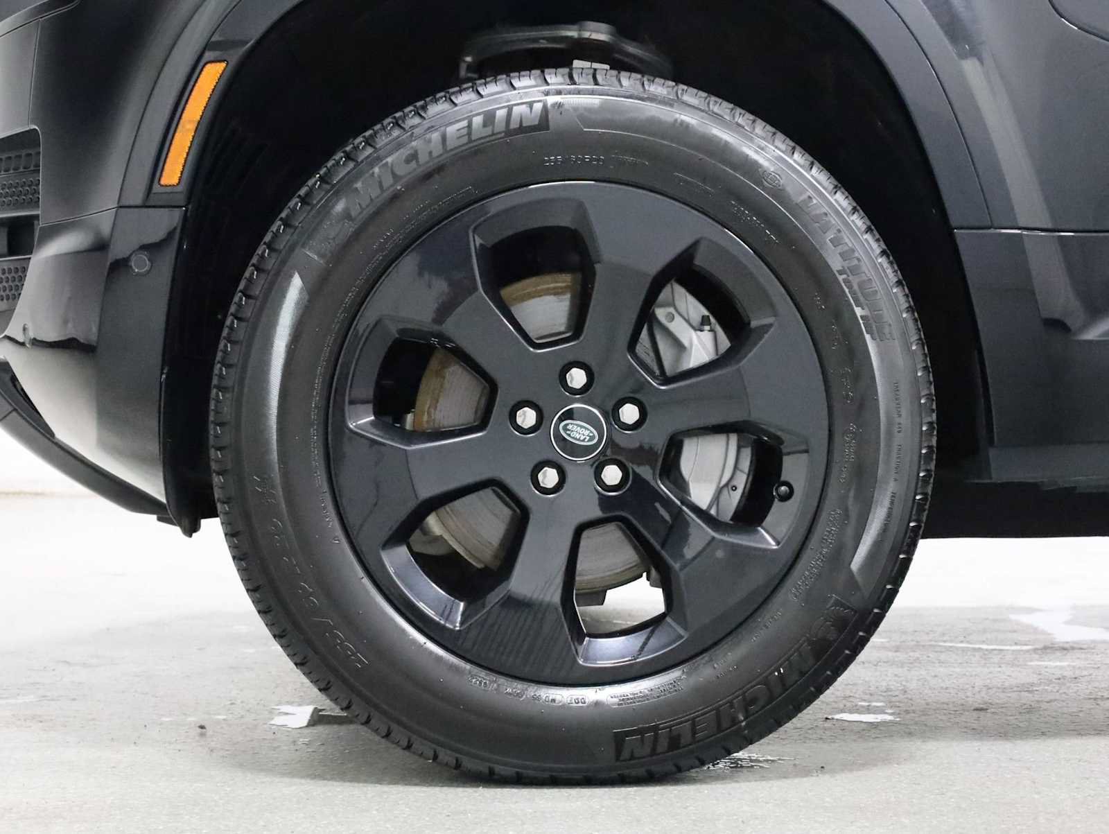 Used 2023 Land Rover Defender 90 X-Dynamic SE AWD/4WD image 38