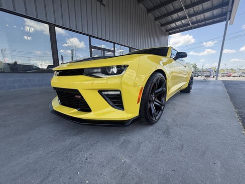 Used 2018 Chevrolet Camaro SS RWD image 3