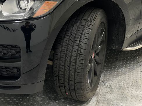 Used 2019 Jaguar F-PACE Prestige image 34