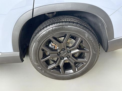 Used 2025 Honda Pilot Touring image 32