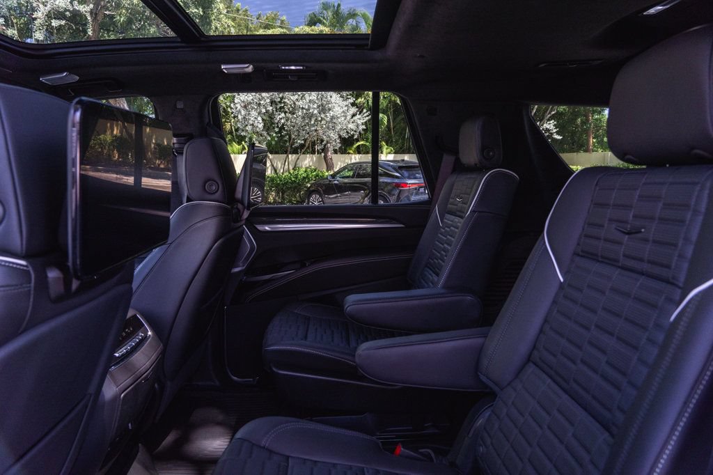Used 2026 Cadillac Escalade V w/ LPO, ONYX Package AWD/4WD image 21