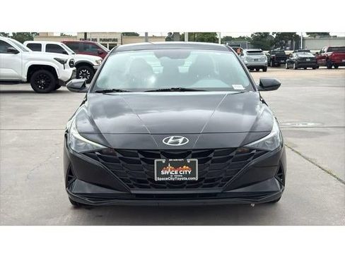 Used 2023 Hyundai Elantra SEL FWD image 9