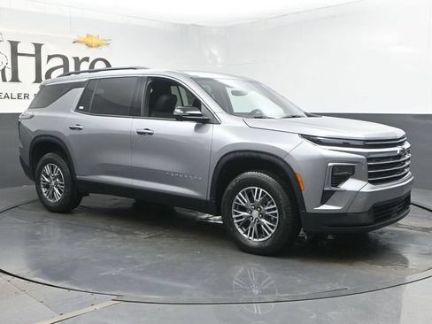 New 2026 Chevrolet Traverse LT w/ Driver Confidence Package FWD image 6