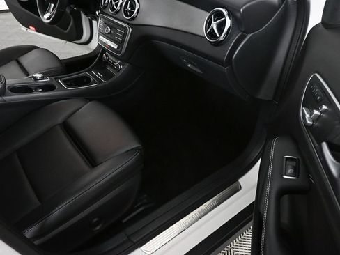Used 2020 Mercedes-Benz GLA 250 4MATIC image 21