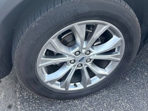 Used 2021 Ford Explorer XLT w/ Equipment Group 202A RWD image 8