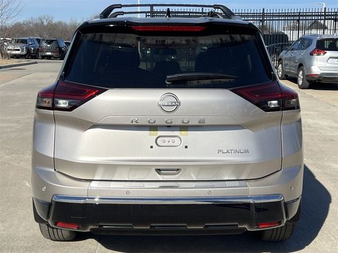 Certified 2025 Nissan Rogue Platinum image 6